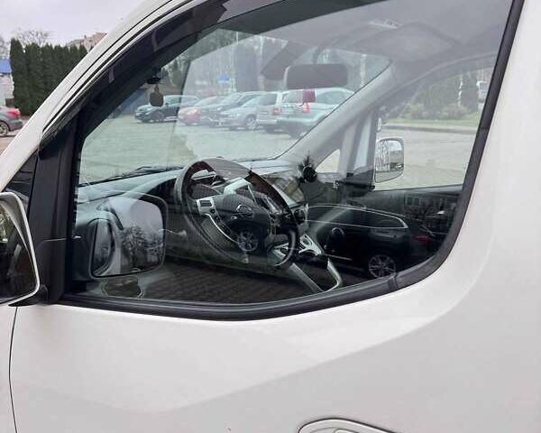 Белый Ниссан NV200, объемом двигателя 1.5 л и пробегом 210 тыс. км за 13000 $, фото 13 на Automoto.ua