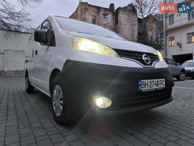 Білий Ніссан NV200, об'ємом двигуна 1.46 л та пробігом 245 тис. км за 6000 $, фото 12 на Automoto.ua