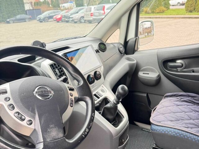 Белый Ниссан NV200, объемом двигателя 1.5 л и пробегом 210 тыс. км за 13000 $, фото 7 на Automoto.ua