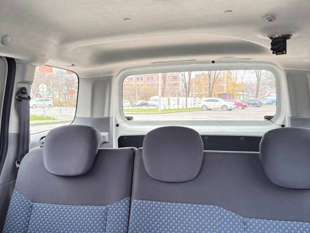 Белый Ниссан NV200, объемом двигателя 1.5 л и пробегом 210 тыс. км за 13000 $, фото 5 на Automoto.ua