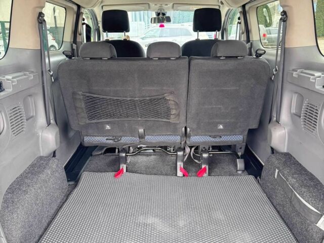 Белый Ниссан NV200, объемом двигателя 1.5 л и пробегом 210 тыс. км за 13000 $, фото 13 на Automoto.ua