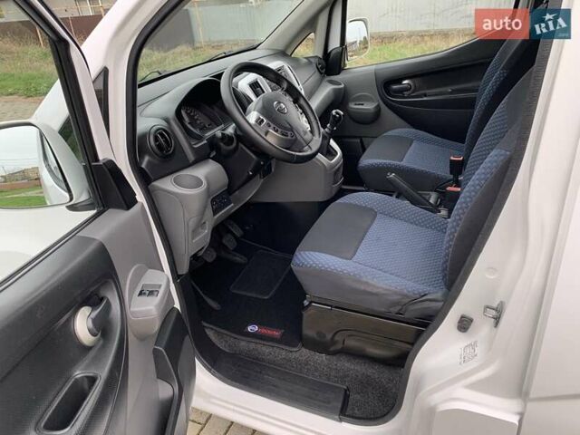 Білий Ніссан NV200, об'ємом двигуна 1.5 л та пробігом 190 тис. км за 12800 $, фото 25 на Automoto.ua