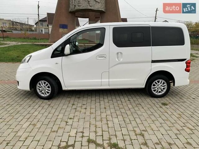 Білий Ніссан NV200, об'ємом двигуна 1.5 л та пробігом 190 тис. км за 12800 $, фото 2 на Automoto.ua