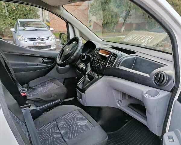 Білий Ніссан NV200, об'ємом двигуна 1.46 л та пробігом 217 тис. км за 8000 $, фото 10 на Automoto.ua