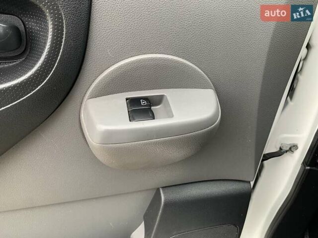 Білий Ніссан NV200, об'ємом двигуна 1.5 л та пробігом 190 тис. км за 12800 $, фото 26 на Automoto.ua