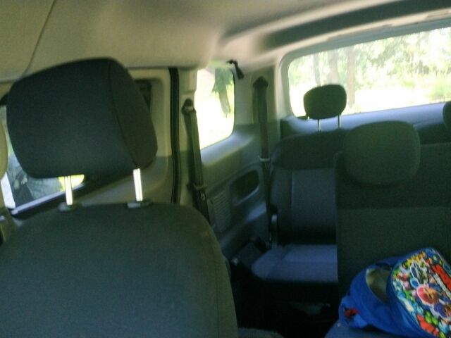 Белый Ниссан NV200, объемом двигателя 0 л и пробегом 115 тыс. км за 13500 $, фото 6 на Automoto.ua