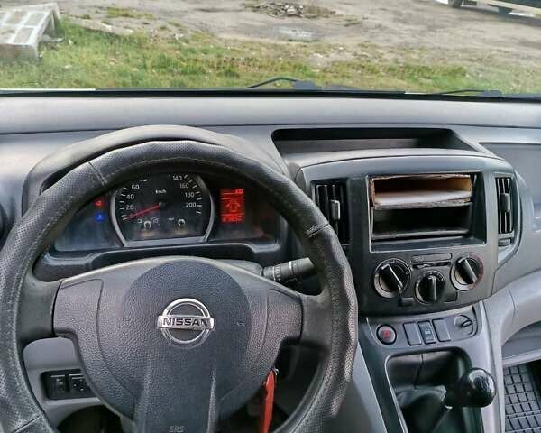 Білий Ніссан NV200, об'ємом двигуна 1.46 л та пробігом 217 тис. км за 8000 $, фото 4 на Automoto.ua