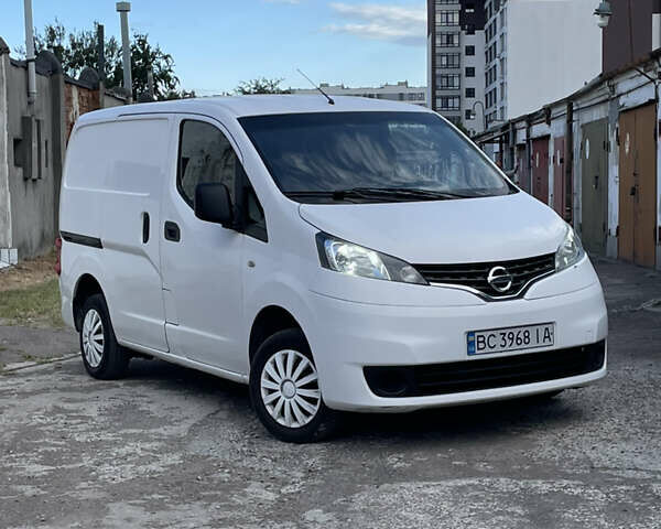 Белый Ниссан NV200, объемом двигателя 1.5 л и пробегом 126 тыс. км за 8500 $, фото 5 на Automoto.ua