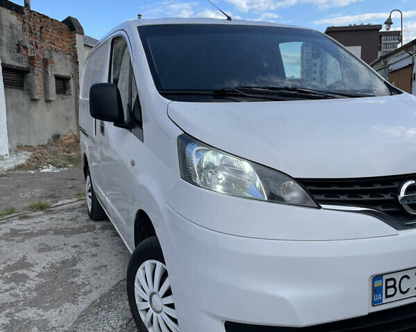 Белый Ниссан NV200, объемом двигателя 1.5 л и пробегом 126 тыс. км за 8500 $, фото 6 на Automoto.ua