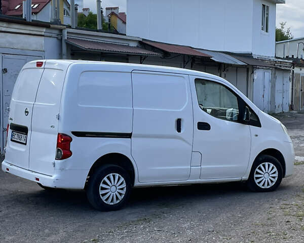 Белый Ниссан NV200, объемом двигателя 1.5 л и пробегом 126 тыс. км за 8500 $, фото 4 на Automoto.ua