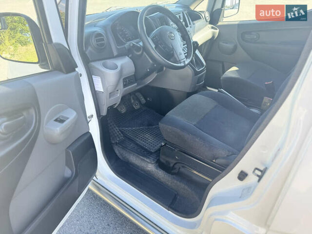 Белый Ниссан NV200, объемом двигателя 1.46 л и пробегом 146 тыс. км за 9900 $, фото 15 на Automoto.ua