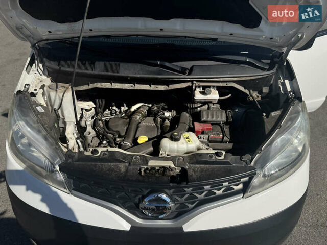 Белый Ниссан NV200, объемом двигателя 1.46 л и пробегом 146 тыс. км за 9900 $, фото 7 на Automoto.ua