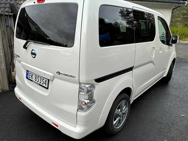 Белый Ниссан NV200, объемом двигателя 0 л и пробегом 132 тыс. км за 13500 $, фото 7 на Automoto.ua