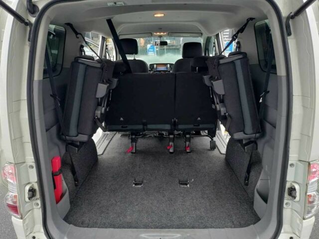 Белый Ниссан NV200, объемом двигателя 0 л и пробегом 132 тыс. км за 13500 $, фото 16 на Automoto.ua