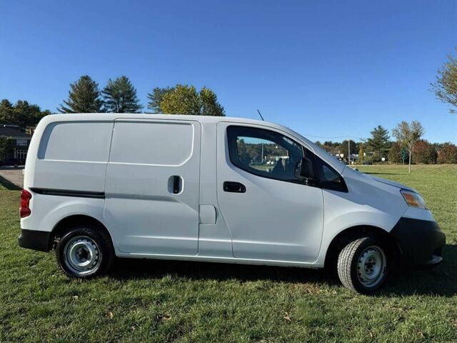 Білий Ніссан NV200, об'ємом двигуна 2 л та пробігом 31 тис. км за 1200 $, фото 4 на Automoto.ua