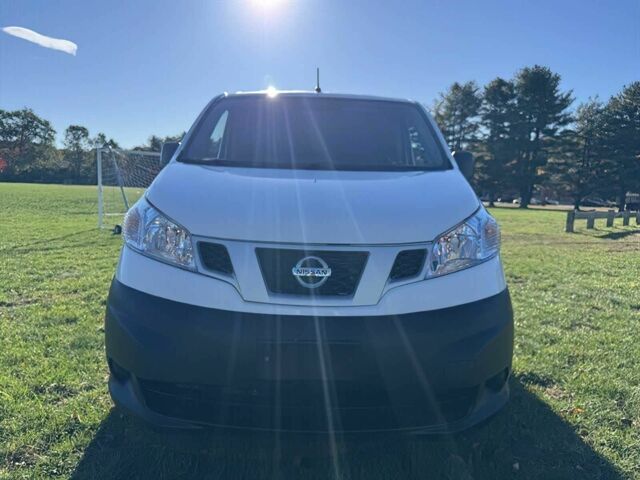 Білий Ніссан NV200, об'ємом двигуна 2 л та пробігом 31 тис. км за 1200 $, фото 1 на Automoto.ua