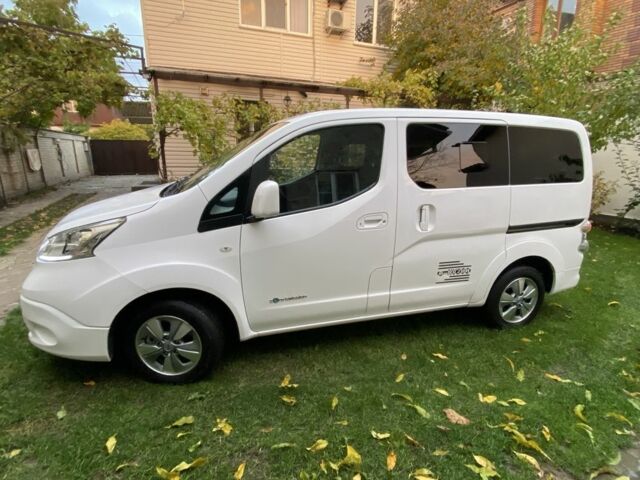 Білий Ніссан NV200, об'ємом двигуна 0 л та пробігом 47 тис. км за 17500 $, фото 1 на Automoto.ua