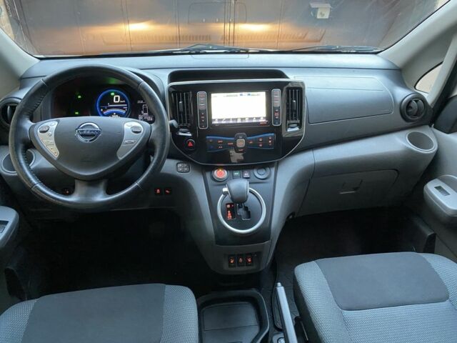 Білий Ніссан NV200, об'ємом двигуна 0 л та пробігом 47 тис. км за 17500 $, фото 16 на Automoto.ua