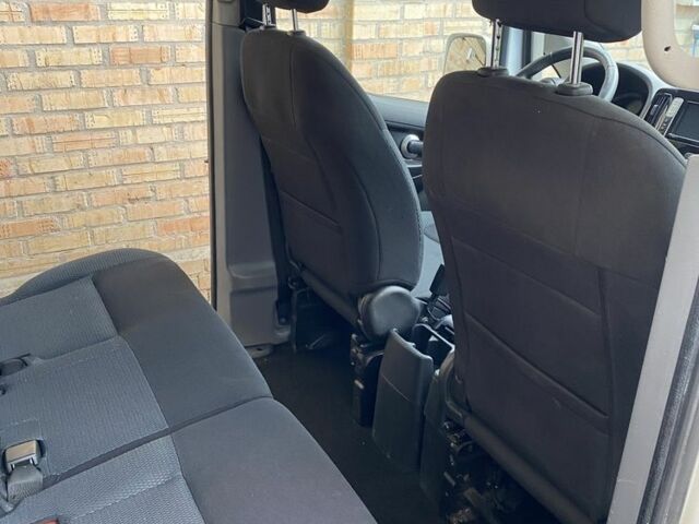 Білий Ніссан NV200, об'ємом двигуна 0 л та пробігом 47 тис. км за 17500 $, фото 9 на Automoto.ua