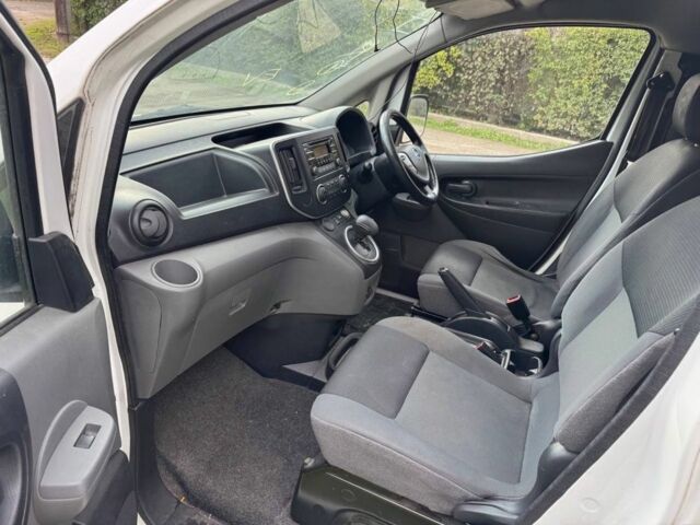 Белый Ниссан NV200, объемом двигателя 0 л и пробегом 204 тыс. км за 5900 $, фото 15 на Automoto.ua