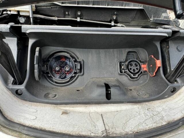 Белый Ниссан NV200, объемом двигателя 0 л и пробегом 204 тыс. км за 5900 $, фото 16 на Automoto.ua