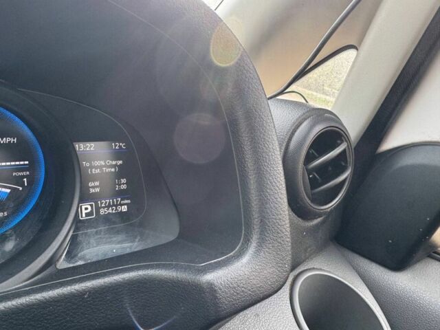 Белый Ниссан NV200, объемом двигателя 0 л и пробегом 204 тыс. км за 5900 $, фото 4 на Automoto.ua