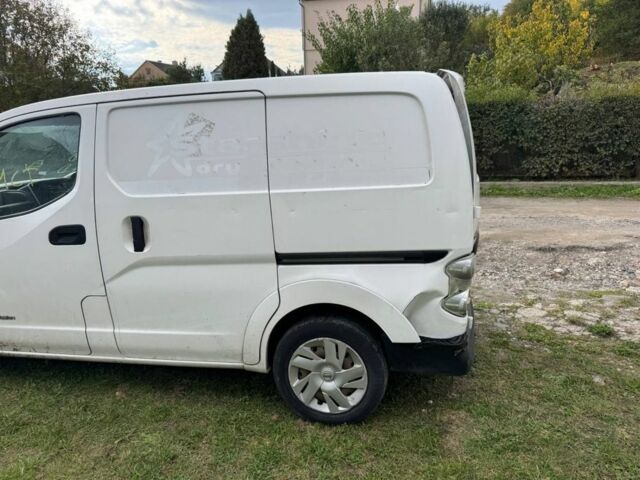 Белый Ниссан NV200, объемом двигателя 0 л и пробегом 204 тыс. км за 5900 $, фото 8 на Automoto.ua