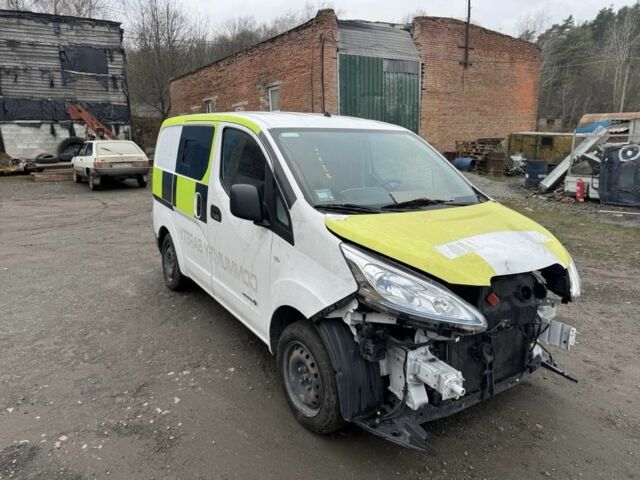 Білий Ніссан NV200, об'ємом двигуна 0 л та пробігом 122 тис. км за 8950 $, фото 4 на Automoto.ua