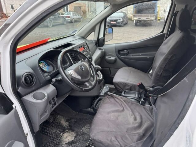 Білий Ніссан NV200, об'ємом двигуна 0 л та пробігом 122 тис. км за 8950 $, фото 13 на Automoto.ua