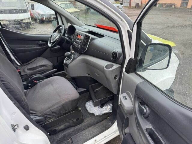 Білий Ніссан NV200, об'ємом двигуна 0 л та пробігом 122 тис. км за 8950 $, фото 16 на Automoto.ua