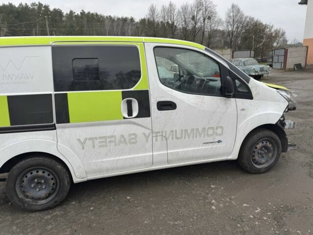 Білий Ніссан NV200, об'ємом двигуна 0 л та пробігом 122 тис. км за 8950 $, фото 6 на Automoto.ua