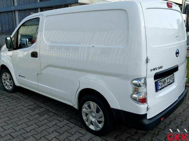 Білий Ніссан NV200, об'ємом двигуна 0 л та пробігом 3 тис. км за 3500 $, фото 1 на Automoto.ua