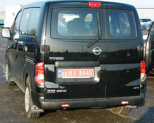 Чорний Ніссан NV200, об'ємом двигуна 0 л та пробігом 210 тис. км за 10200 $, фото 5 на Automoto.ua