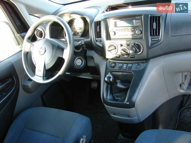 Чорний Ніссан NV200, об'ємом двигуна 0 л та пробігом 210 тис. км за 10200 $, фото 14 на Automoto.ua