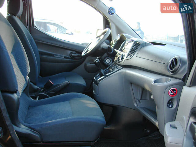 Чорний Ніссан NV200, об'ємом двигуна 0 л та пробігом 210 тис. км за 10200 $, фото 13 на Automoto.ua