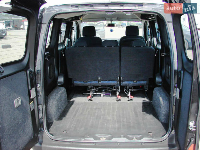 Черный Ниссан NV200, объемом двигателя 1.6 л и пробегом 210 тыс. км за 10200 $, фото 9 на Automoto.ua