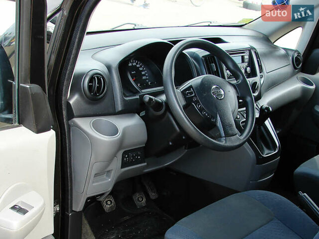 Черный Ниссан NV200, объемом двигателя 1.6 л и пробегом 210 тыс. км за 10200 $, фото 13 на Automoto.ua