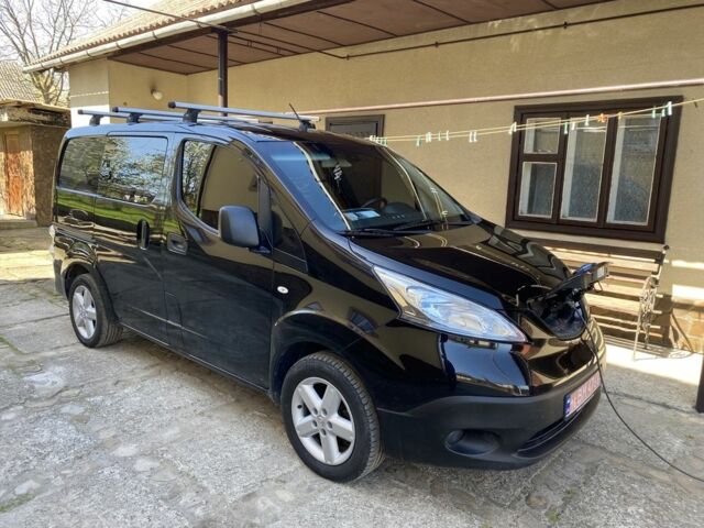 Чорний Ніссан NV200, об'ємом двигуна 0 л та пробігом 119 тис. км за 11300 $, фото 5 на Automoto.ua