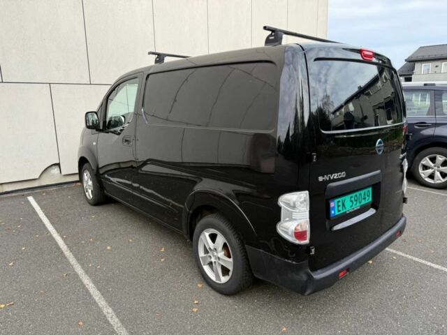 Черный Ниссан NV200, объемом двигателя 0 л и пробегом 65 тыс. км за 11340 $, фото 1 на Automoto.ua