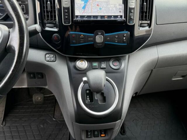 Черный Ниссан NV200, объемом двигателя 0 л и пробегом 65 тыс. км за 11340 $, фото 5 на Automoto.ua