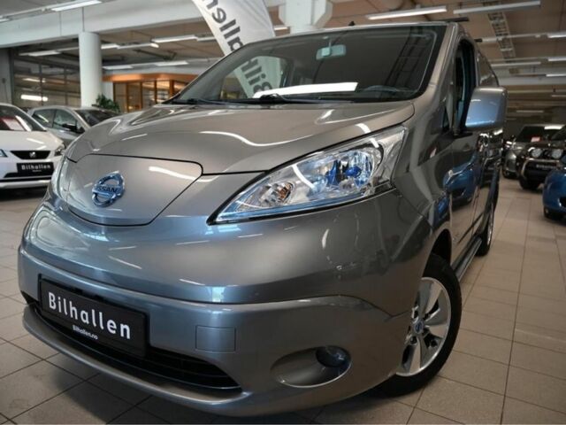 Коричневий Ніссан NV200, об'ємом двигуна 0 л та пробігом 97 тис. км за 15900 $, фото 1 на Automoto.ua
