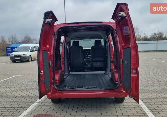 Червоний Ніссан NV200, об'ємом двигуна 2 л та пробігом 95 тис. км за 12300 $, фото 3 на Automoto.ua