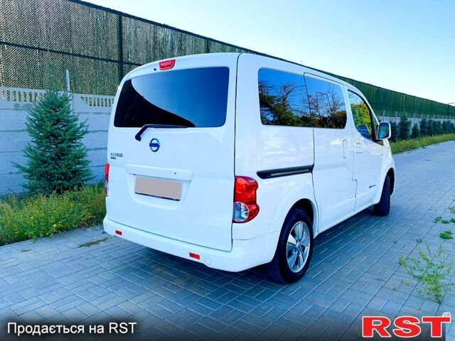 Ниссан NV200, объемом двигателя 81 л и пробегом 119 тыс. км за 15200 $, фото 3 на Automoto.ua