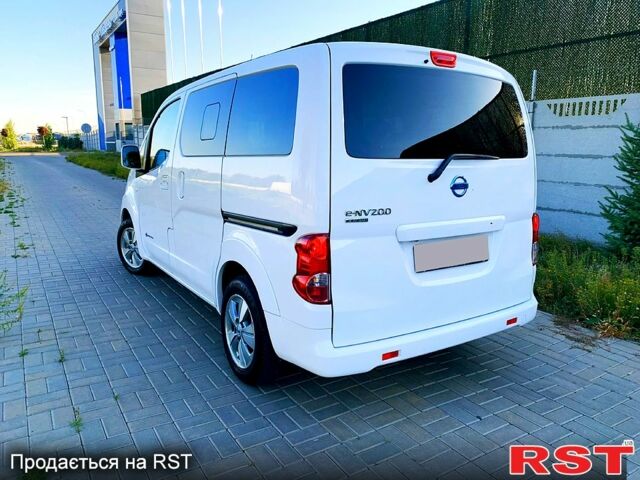 Ниссан NV200, объемом двигателя 81 л и пробегом 119 тыс. км за 15200 $, фото 2 на Automoto.ua