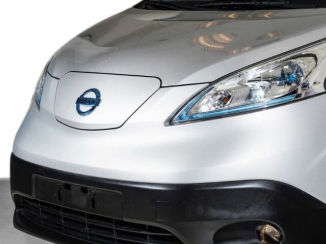 Сірий Ніссан NV200, об'ємом двигуна 0 л та пробігом 105 тис. км за 7500 $, фото 2 на Automoto.ua