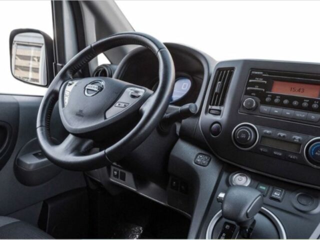 Сірий Ніссан NV200, об'ємом двигуна 0 л та пробігом 105 тис. км за 7500 $, фото 4 на Automoto.ua