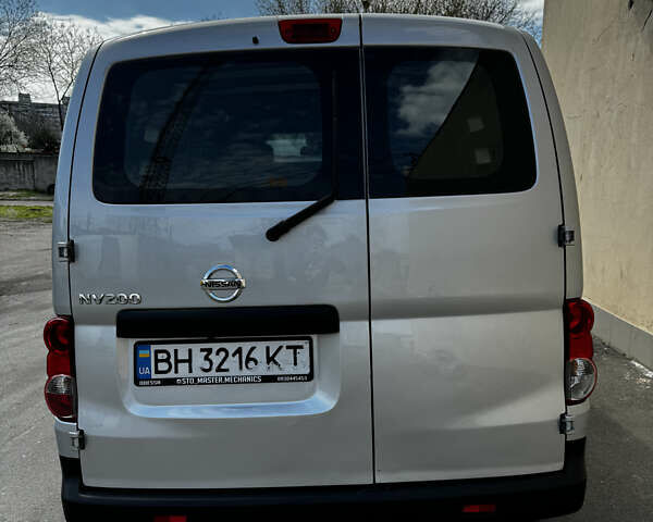 Сірий Ніссан NV200, об'ємом двигуна 1.46 л та пробігом 202 тис. км за 10699 $, фото 7 на Automoto.ua