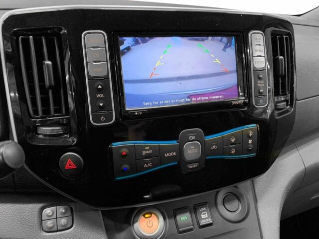 Серый Ниссан NV200, объемом двигателя 0 л и пробегом 75 тыс. км за 14400 $, фото 9 на Automoto.ua