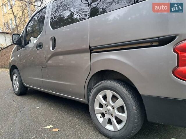 Сірий Ніссан NV200, об'ємом двигуна 1.5 л та пробігом 198 тис. км за 9700 $, фото 1 на Automoto.ua