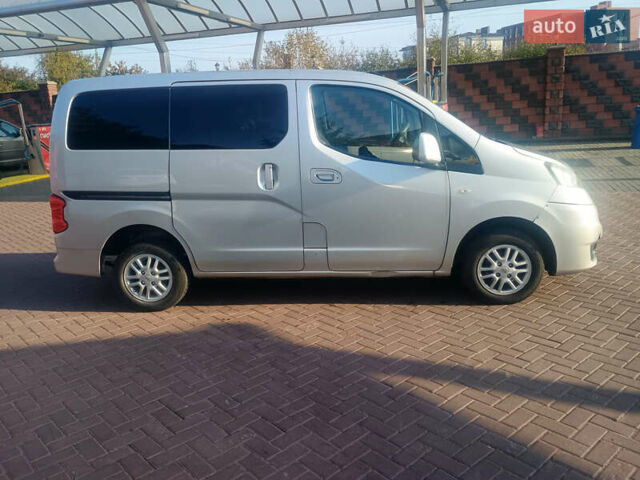 Сірий Ніссан NV200, об'ємом двигуна 1.46 л та пробігом 187 тис. км за 8750 $, фото 3 на Automoto.ua